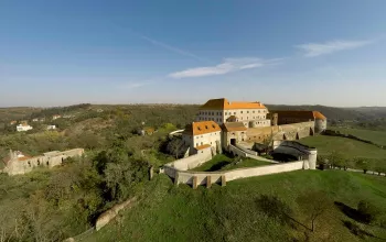 Burg und Schloss Dolní Kounice